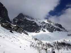 Hohe Gamsfelspitze Westflanke von der Talstation der Dachsteinbahn aus gesehen