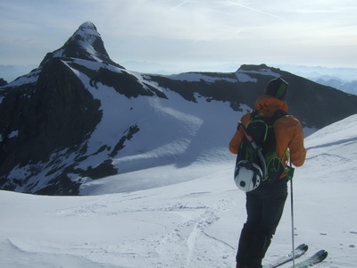 Blick auf den Ht. Bratschenkopf und das Große Wiesbachhorn vom Gipfel der Klockerin, 2100 Höhenmeter liegen bis hierher schon hinter uns