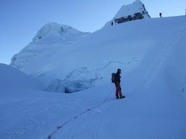 Gipfeltag Vallunaraju 5684 m