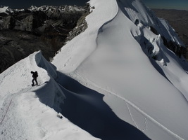 Gipfeltag Vallunaraju 5684 m