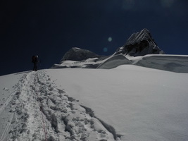 Gipfeltag Vallunaraju 5684 m