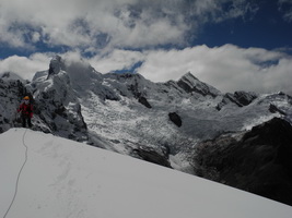 Aufstieg ins Alpamayo Highcamp