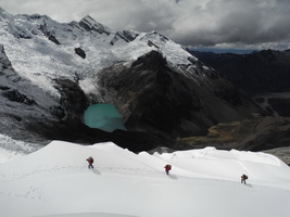 Aufstieg ins Alpamayo Highcamp