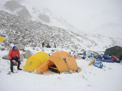 Anreise und Akklimatisation - von Kathmandu nach Tingri und ins Base Camp