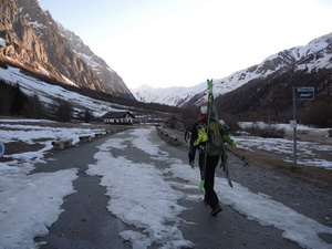 Durch das Val Ferret zum Biwak Fiorio