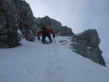 Skibergsteigen auf den Mangart über das Valle della Lavina und die Gipfelrinne