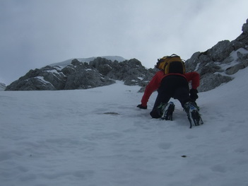 Skibergsteigen auf den Mangart über das Valle della Lavina und die Gipfelrinne