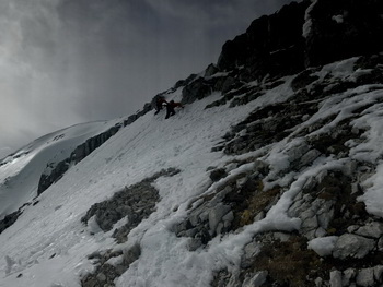 Skibergsteigen auf den Mangart über das Valle della Lavina und die Gipfelrinne