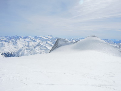 Blick auf das Rainerhorn, im Hintergrund der Großglockner