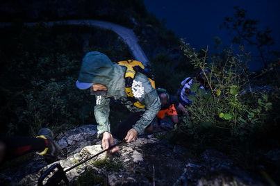 Am Einstieg zum Naturfreundesteig auf den Traunstein beginnt es zu regnen :-(